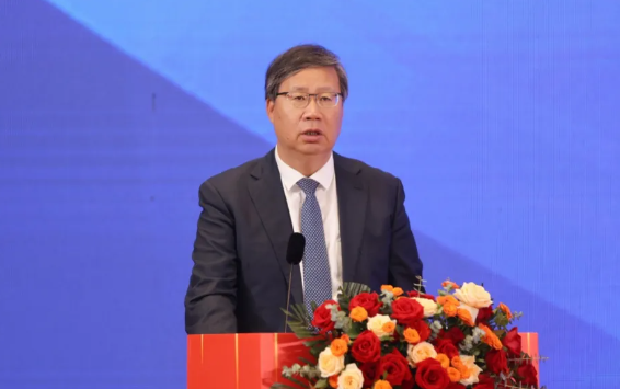 金蛇狂舞春添彩 協力同心好運來--世界杯直播在线秘書長王鬱濤2025年新年獻詞